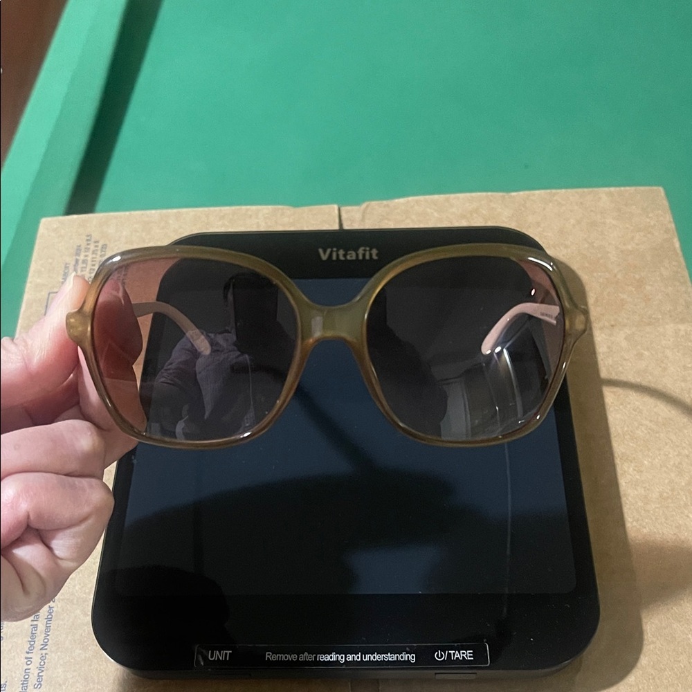 Gucci, BM2, Olive Green Made In Italy Sunglasses GG 3632/S. Like New Condition - Picture 2 of 14